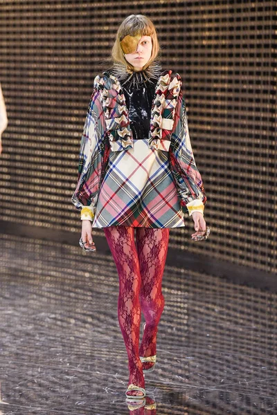 Look 23